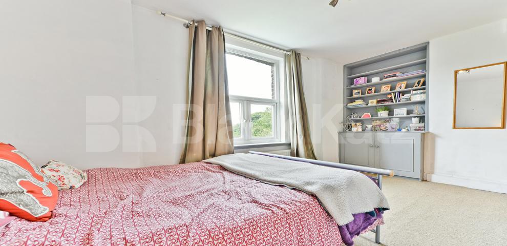			NEW INSTRUCTION , 3 Bedroom, 1 bath, 1 reception Apartment			 Gauden Road, Clapham 
